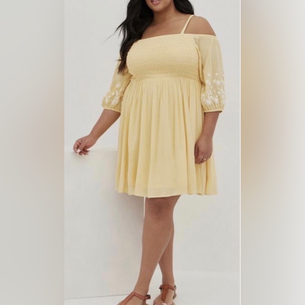 TORRID Bright Butter Cup Yellow Smocked Cold Shoulder Mini Dress size 4(4x)